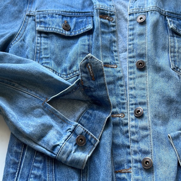 Forever 21 jean jacket - Picture 4 of 4